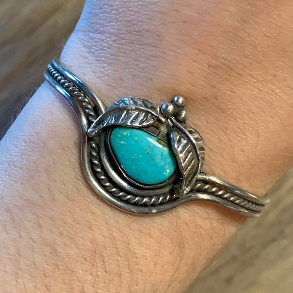 Vintage Turquoise Sterling Silver Cuff Bracelet - Picture 6 of 6